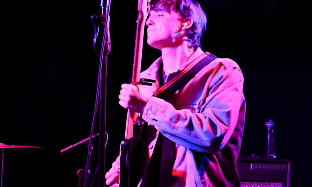 Guitar – Harry Mousley
