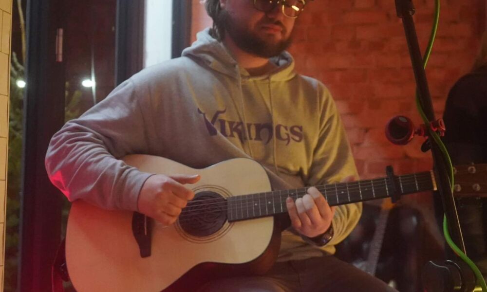Guitar – Kyle Joyce