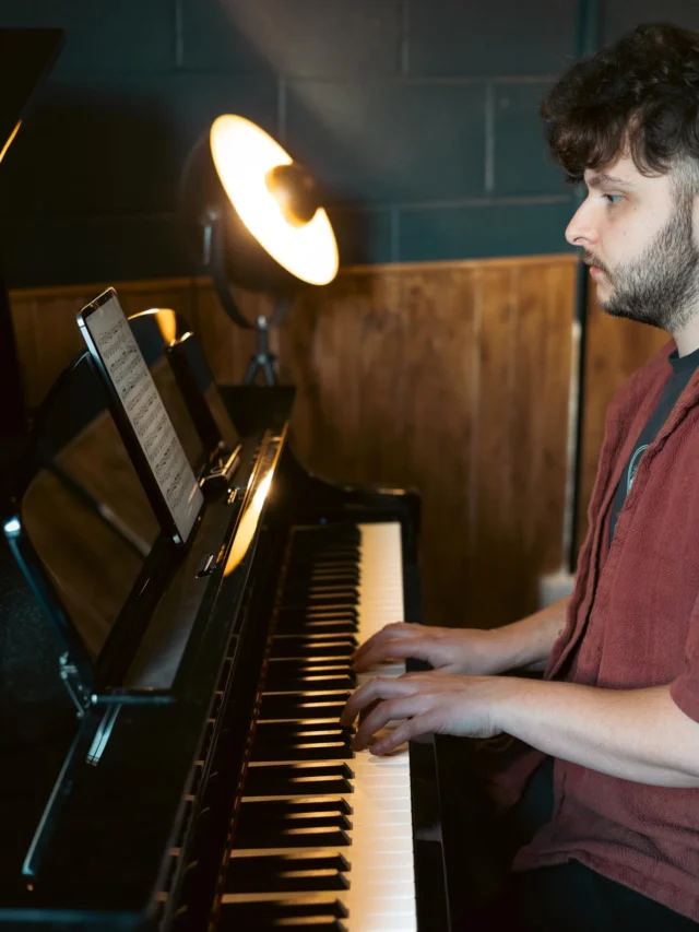 Top of the Rock offers one-one-one, individually tailored piano lessons at our #leeds and #stratforduponavon studios with our expectional, expert Top Rock teachers 🎹

Get in touch to book your FREE first lesson! 

#piano #music #keys #pianoplayer #leeds #stratforduponavon #warwickshire #education #musiclessons #drum #guitar #jazz #vocals #rockandroll #singersongwriter #love #instadaily