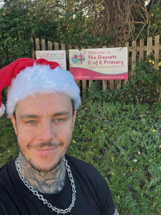 Happy December, ya filthy animals!

We had a wicked time doing a music assembly for one of our partner schools, The Dasset Primary this morning and the crowd went WILD for the Christmas tunes🎅🎄✨

A reminder that we will be closing our doors across all studios for 2 weeks over Christmas, so get those extra lessons booked in if you don’t want to miss out!