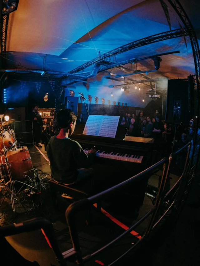 A few from our recent showcase at @thetinmusicandarts 📸

Looking for expert, one-on-one music tuition from professional tutors who individually tailor your the learning experience to you? Then look no further. We’ve got you covered 🤘🏻🎶

Drop us a message to book your FREE 30 minute lesson…