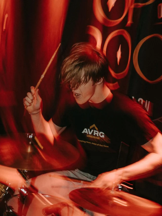 WARNING - Drumming may cause uncontrollable head banging and excessive foot/lap tapping, even in public places⚠️ 

Tag someone you know who does this ALL the time 👀