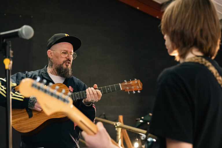 Alex Sinesi Teaching Guitar lessons